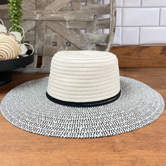 Wide Brim Buckle Detail Woven Straw Sun Hat Size M/L - Picture 3 of 8